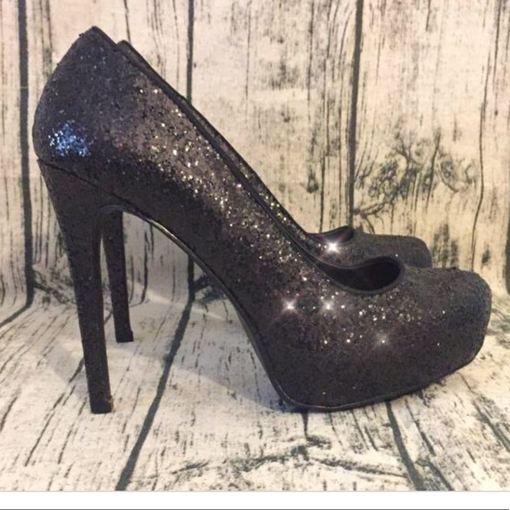 sparkly black pumps